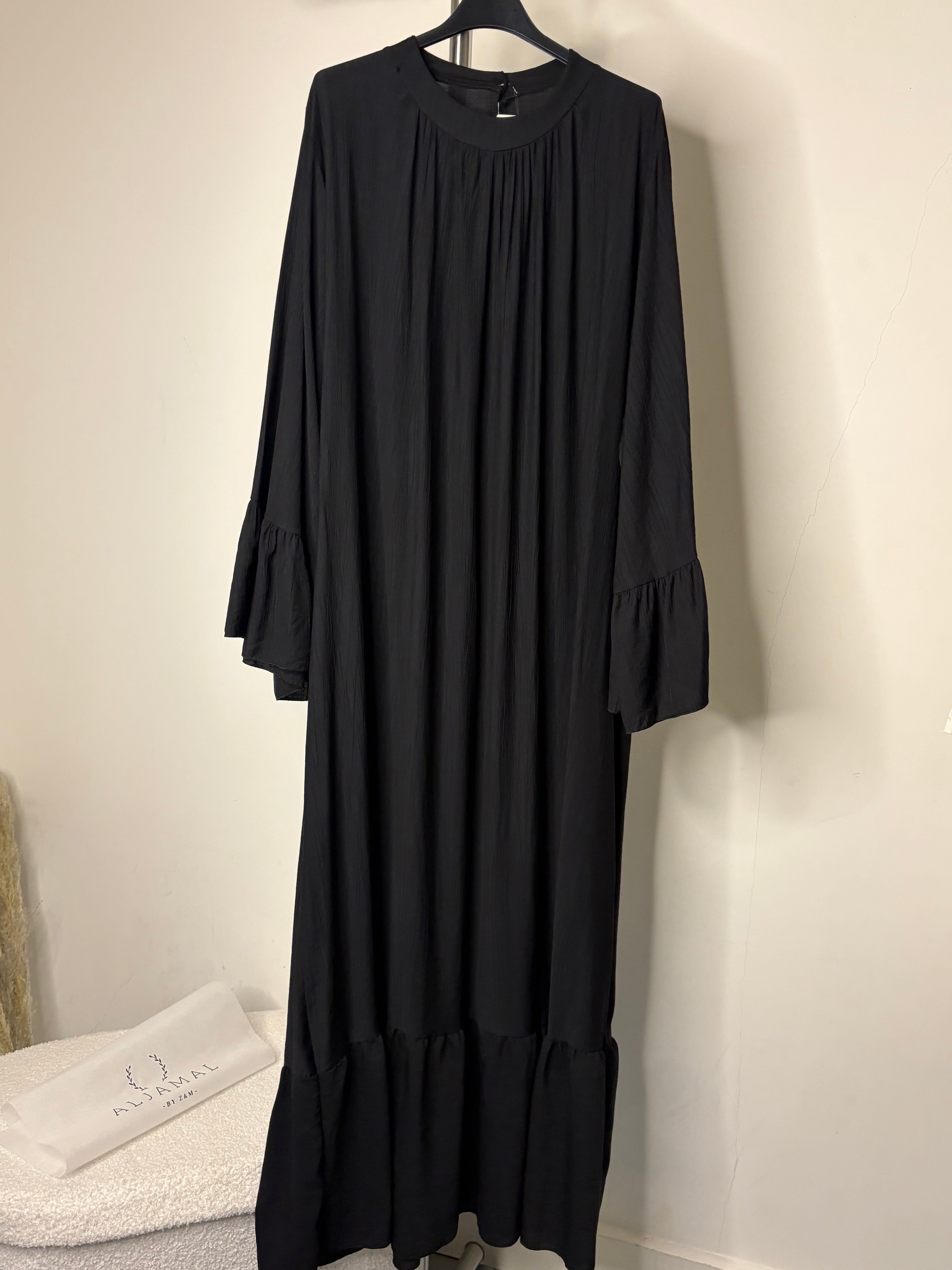 Robe Aya Noire